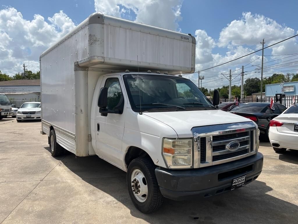 2010 FORD E-450