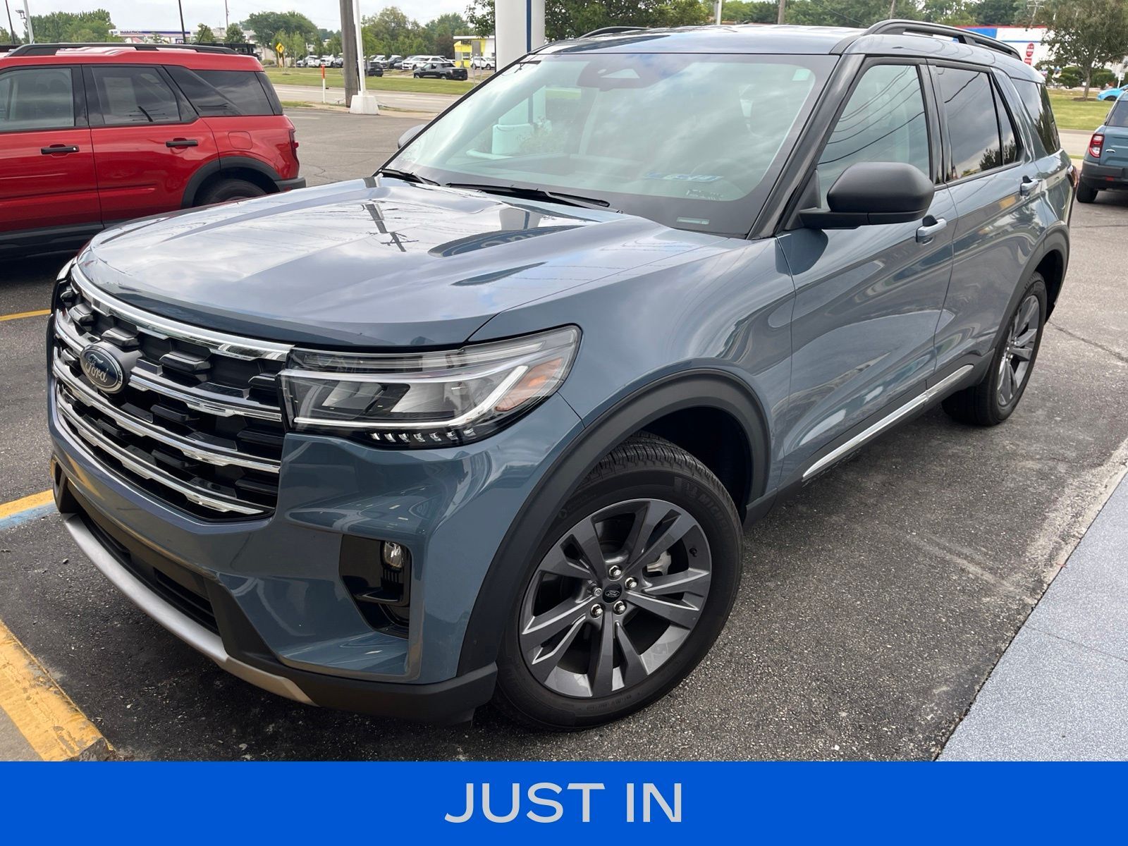 2025 FORD Explorer