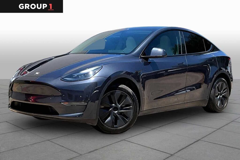 2024 TESLA Model Y