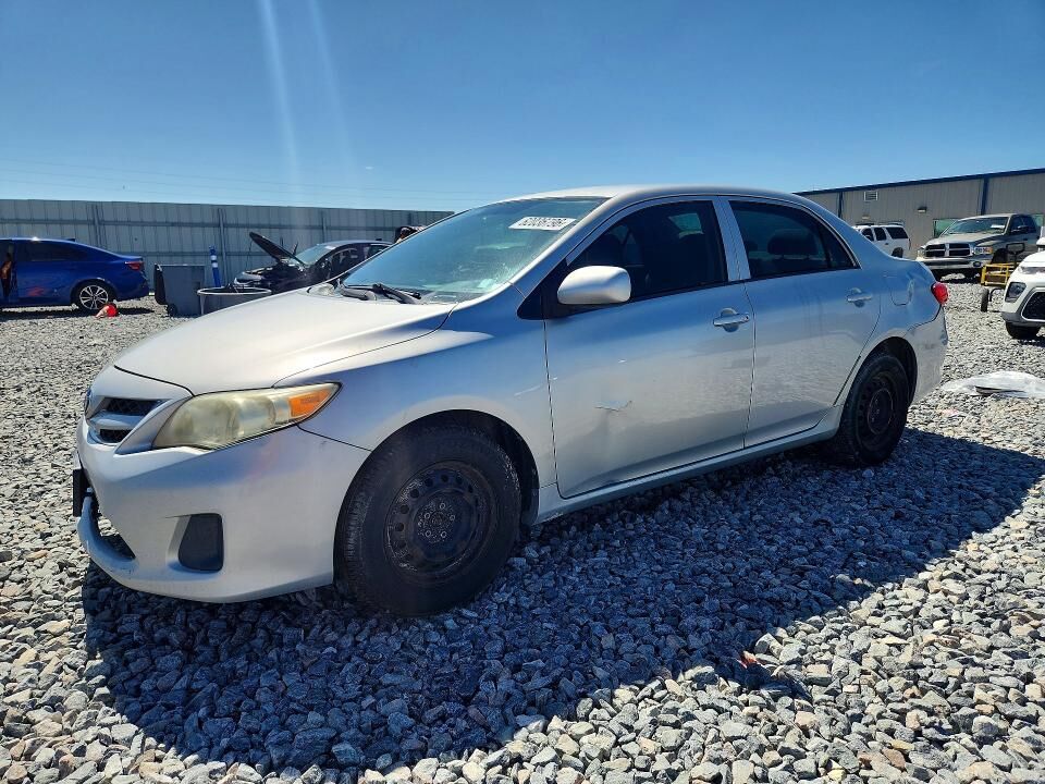 2013 TOYOTA Corolla