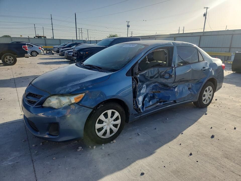 2013 TOYOTA Corolla