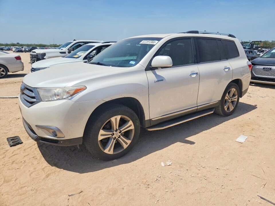 2013 TOYOTA Highlander