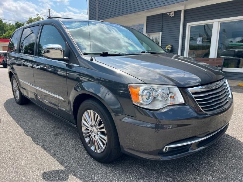 2011 CHRYSLER Town and Country
