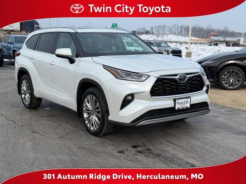 2022 TOYOTA Highlander