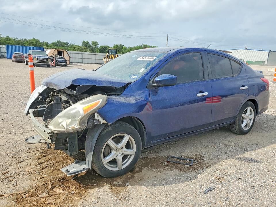 2019 NISSAN Versa