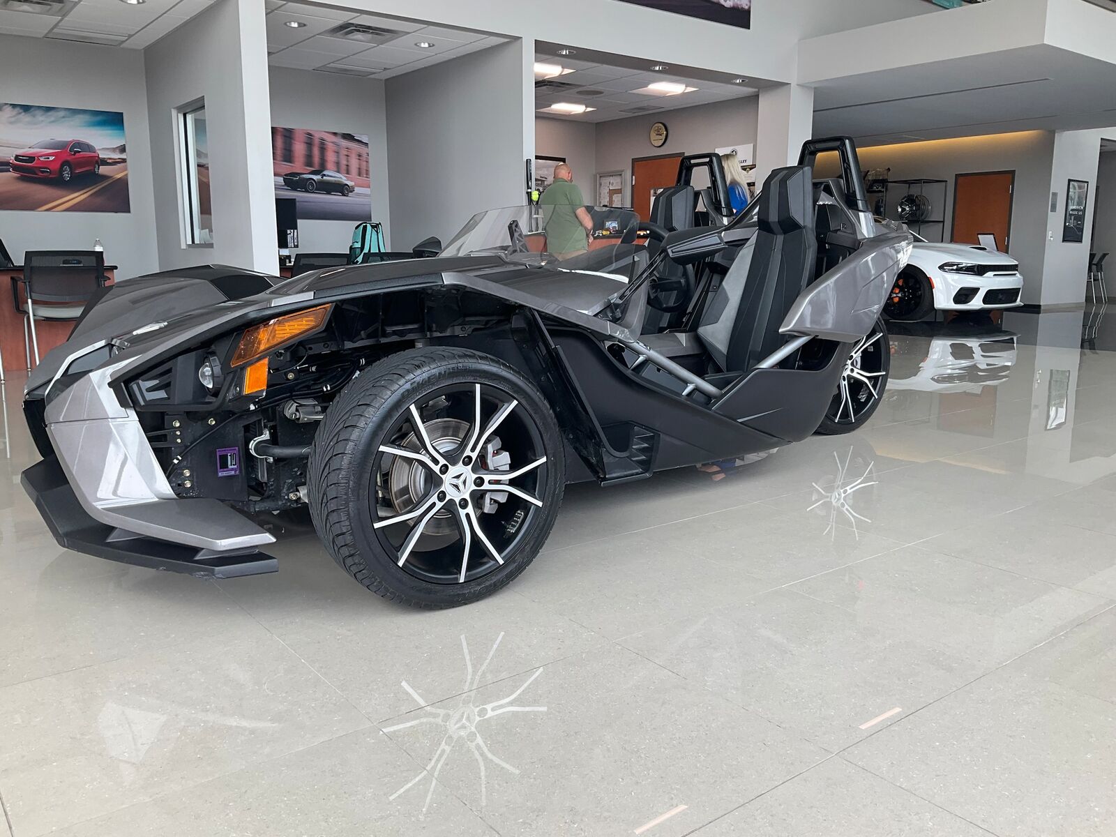 2015 SLINGSHOT Slingshot