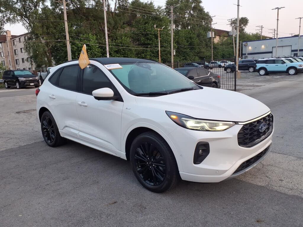 2024 FORD Escape