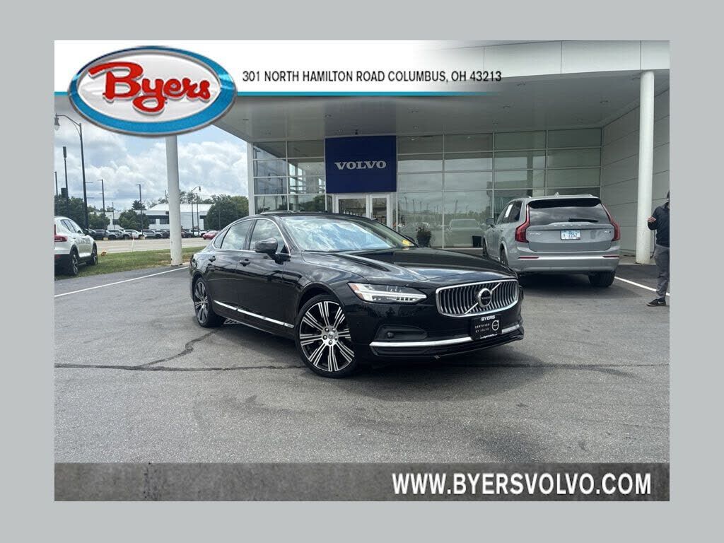 2023 VOLVO S90