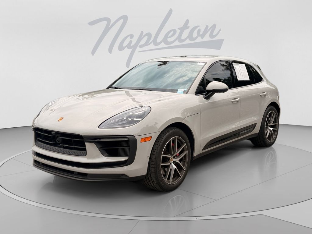 2023 PORSCHE Macan