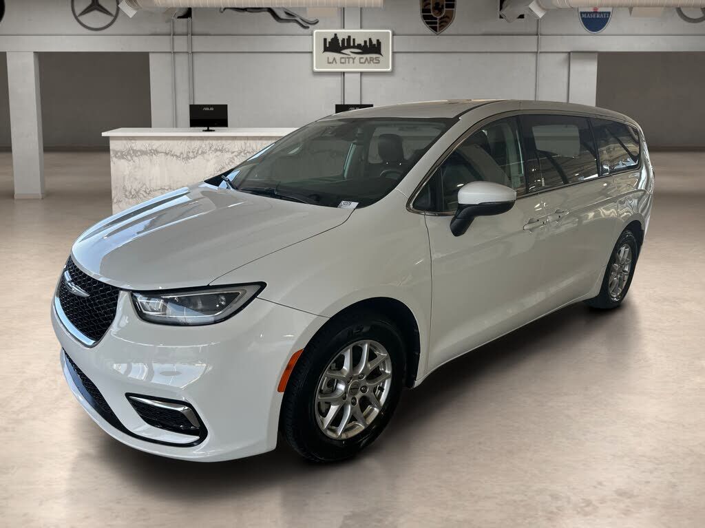 2023 CHRYSLER Pacifica