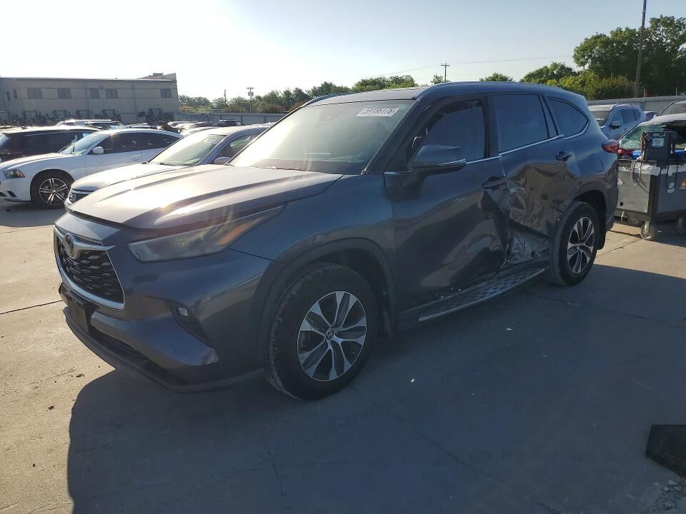 2022 TOYOTA Highlander