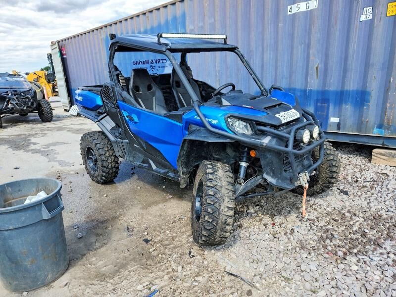 2023 CAN-AM Commander