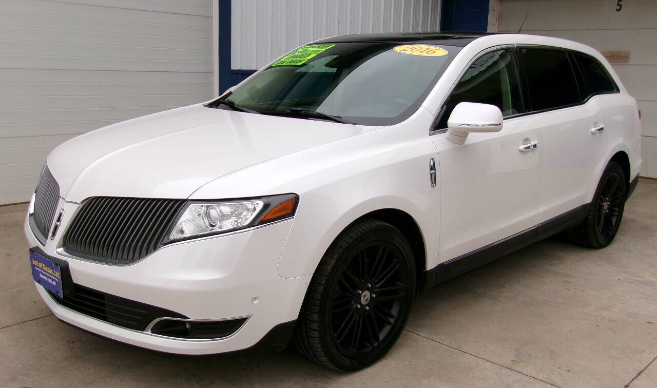 2016 LINCOLN MKT
