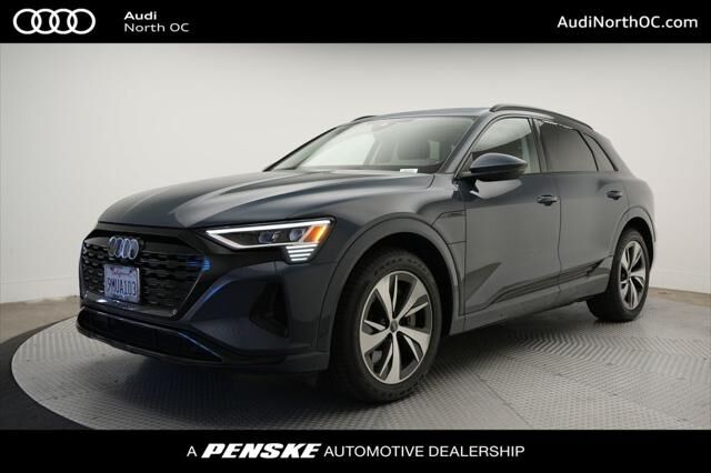 2024 AUDI Q8