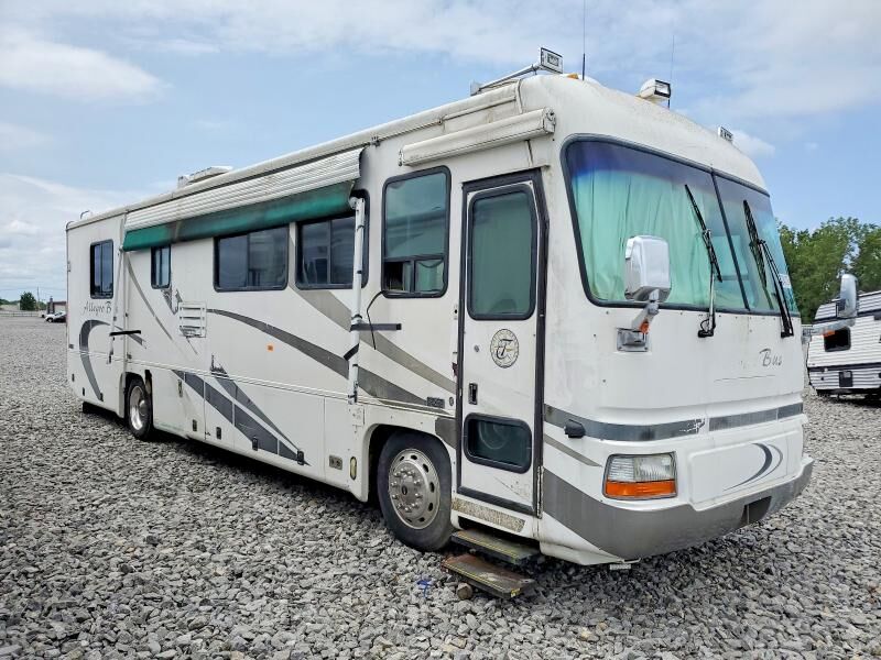 2002 FREIGHTLINER XC Chassis