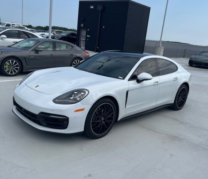 2023 PORSCHE Panamera