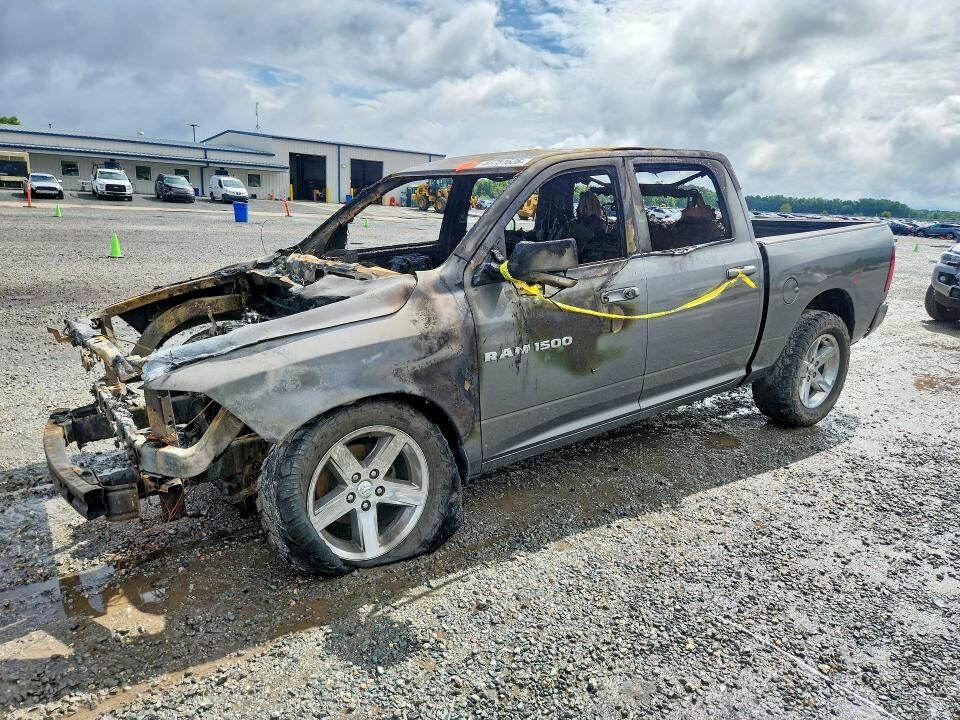 2011 DODGE Ram