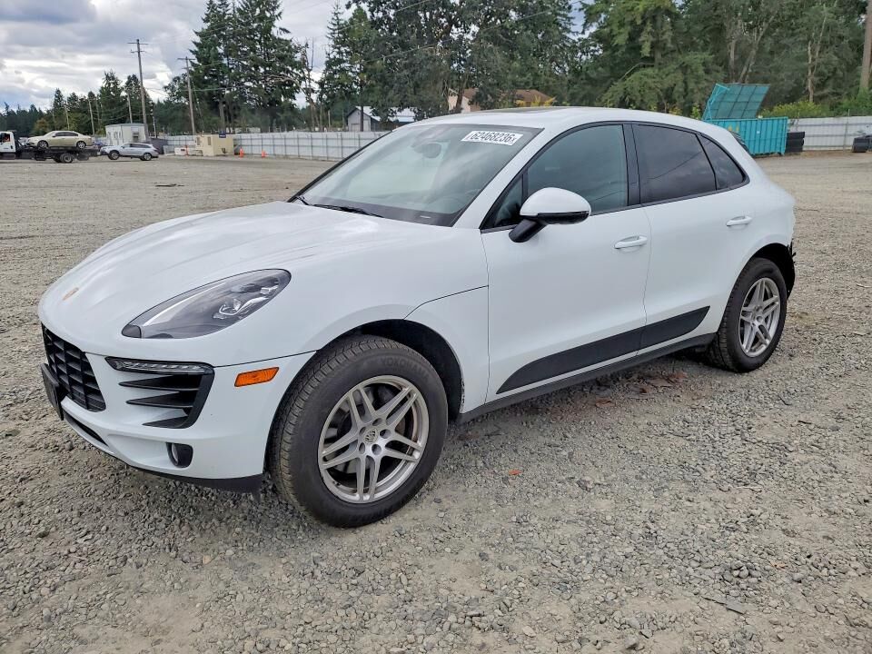 2018 PORSCHE Macan