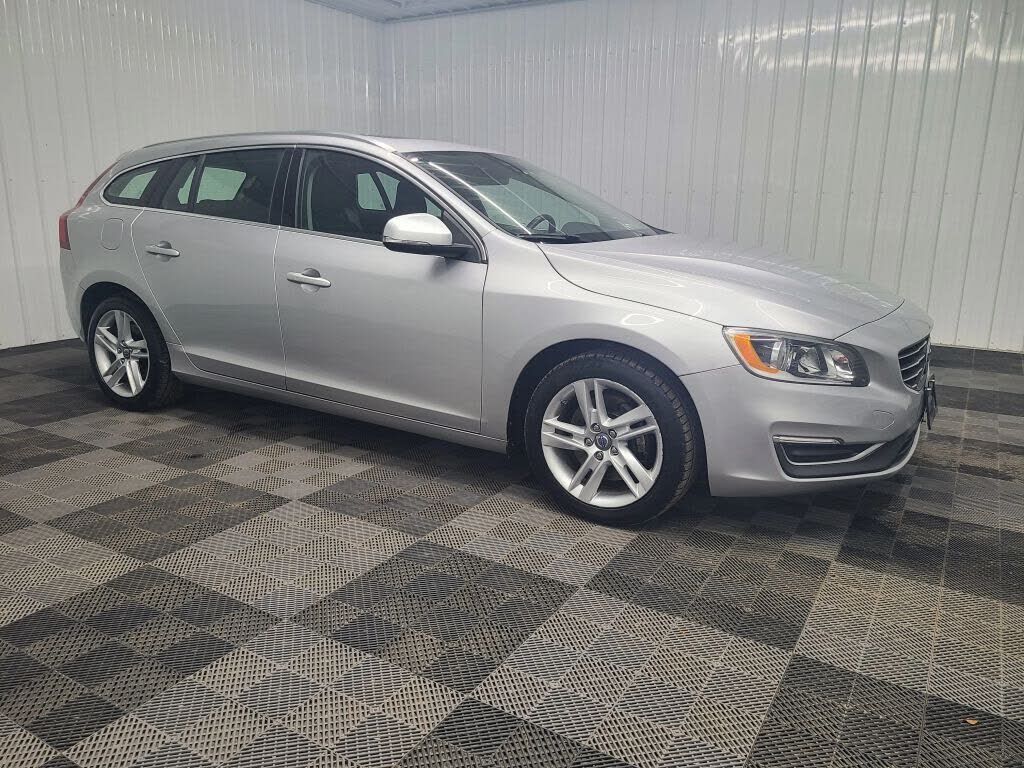 2015 VOLVO V60