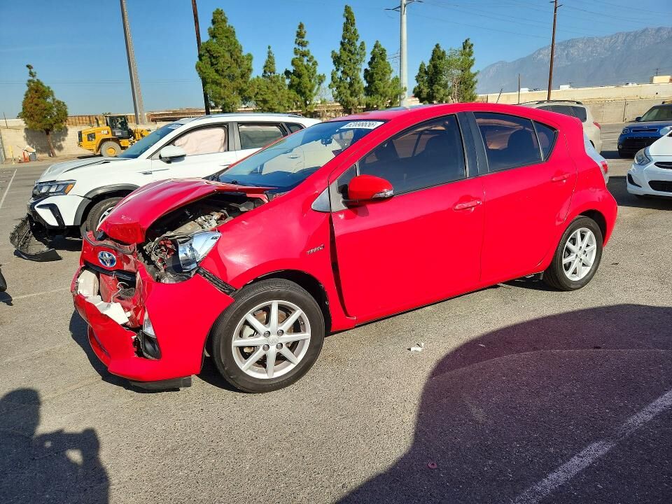 2014 TOYOTA Prius