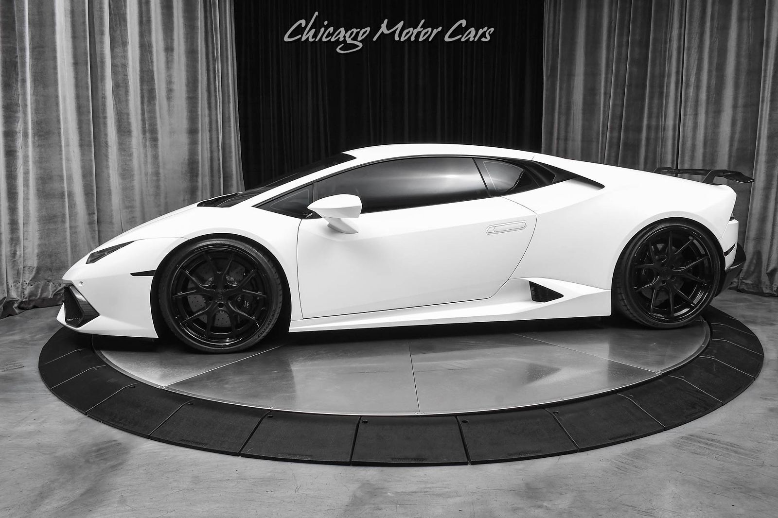 2016 LAMBORGHINI Huracan
