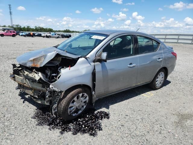 2014 NISSAN Versa
