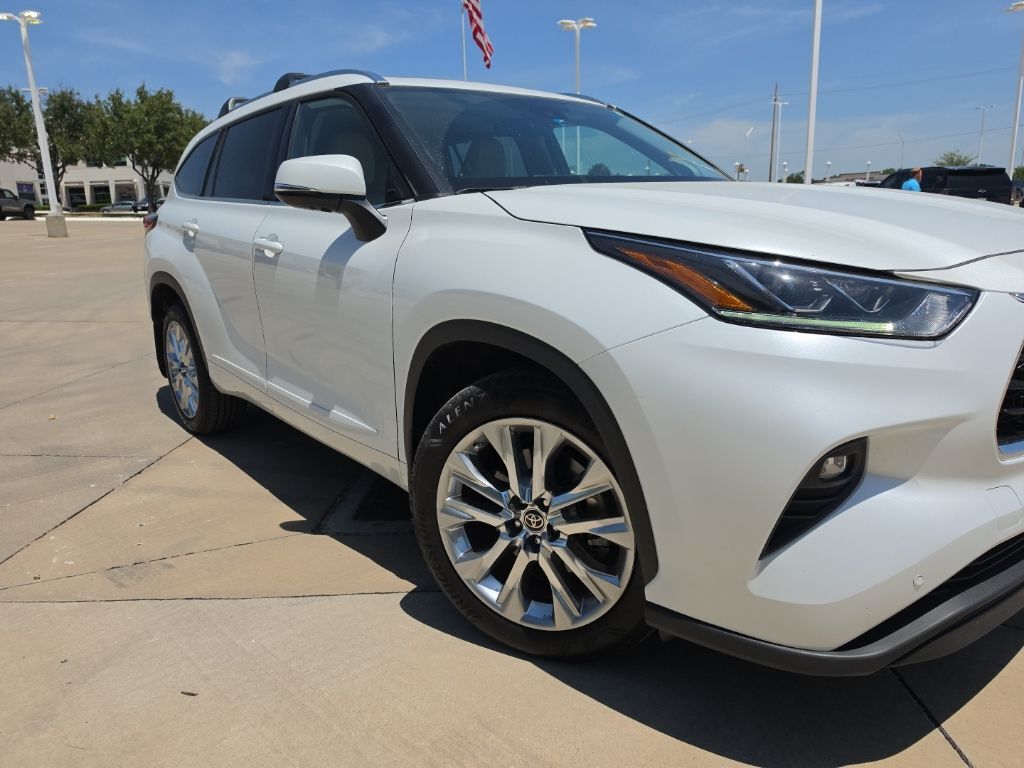 2022 TOYOTA Highlander