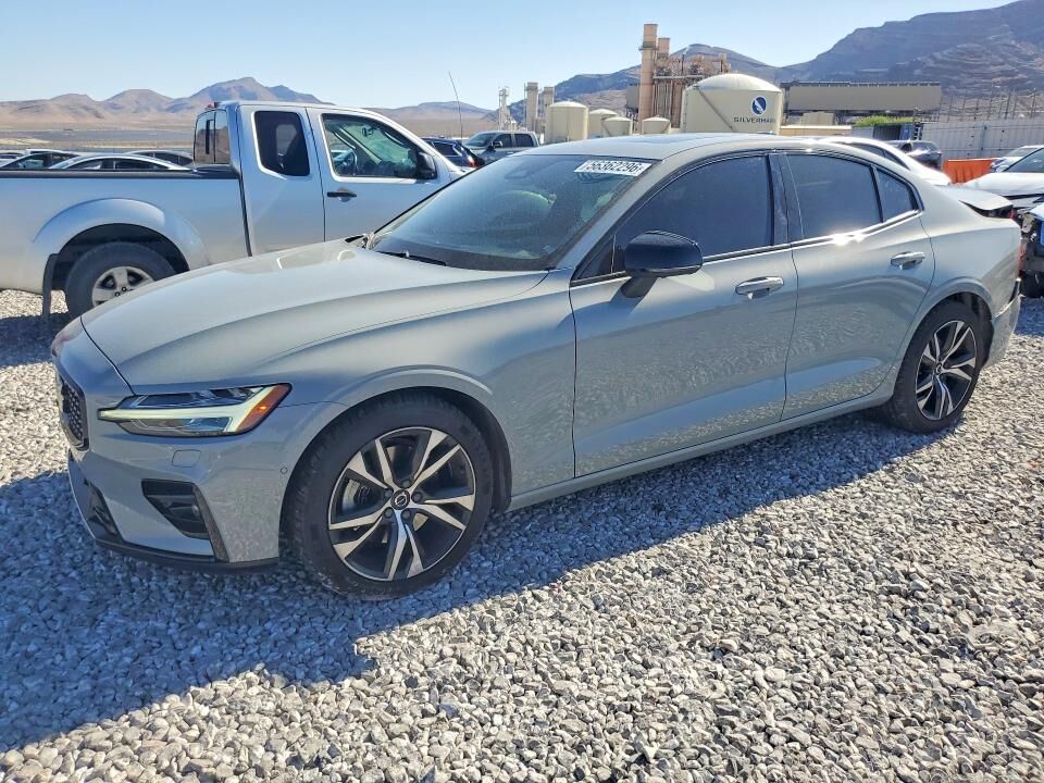 2025 VOLVO S60