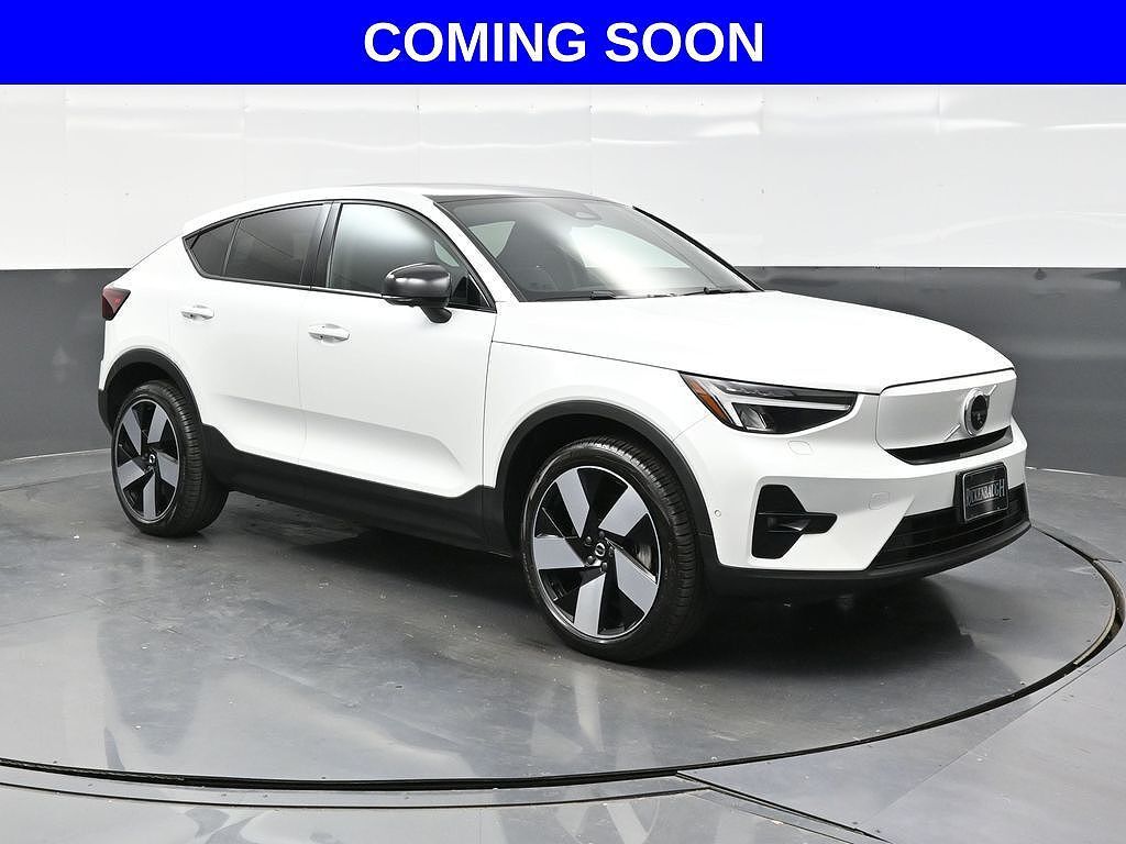 2023 VOLVO C40