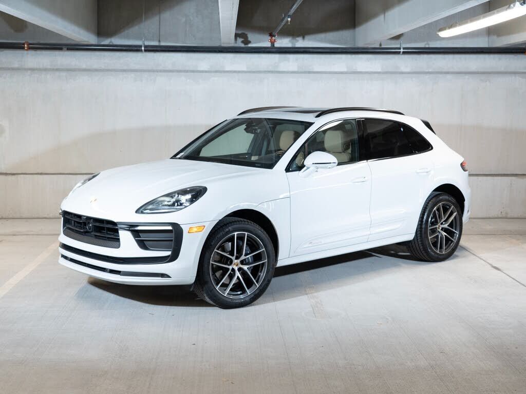 2026 PORSCHE Macan