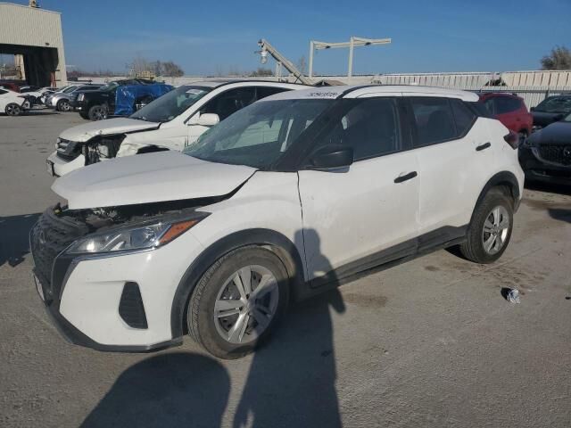 2022 NISSAN Kicks