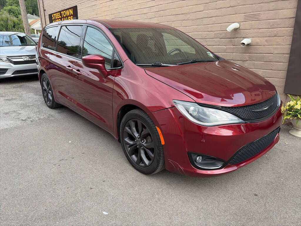 2019 CHRYSLER Pacifica
