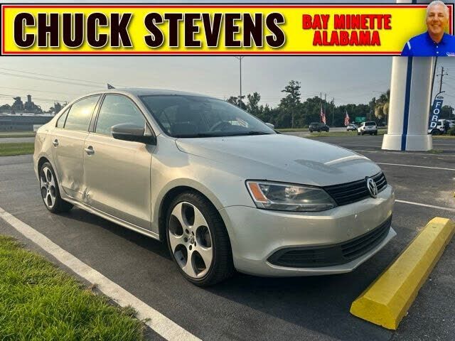 2011 VOLKSWAGEN Jetta