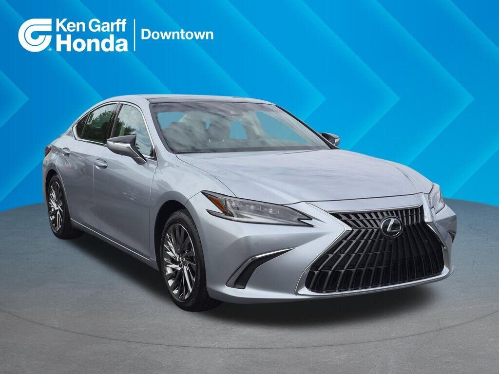 2025 LEXUS ES