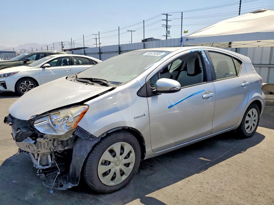 2014 TOYOTA Prius