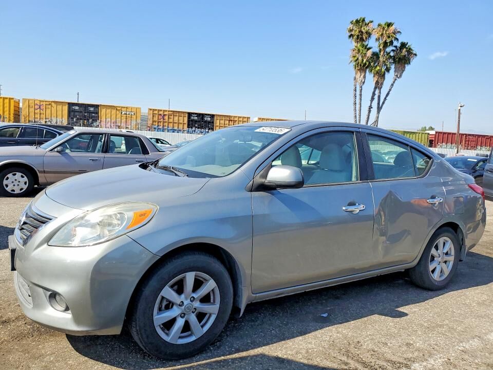 2012 NISSAN Versa