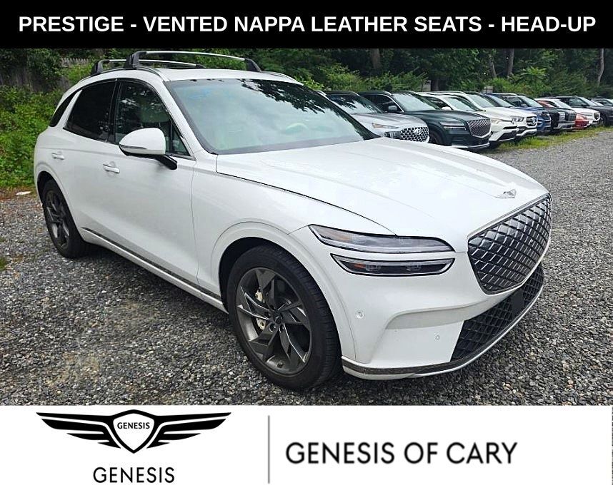 2025 GENESIS GV70