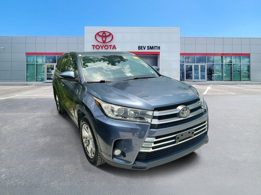 2017 TOYOTA Highlander