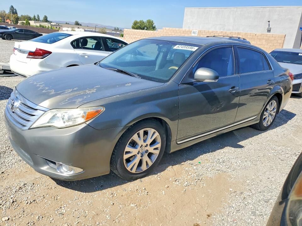 2011 TOYOTA Avalon