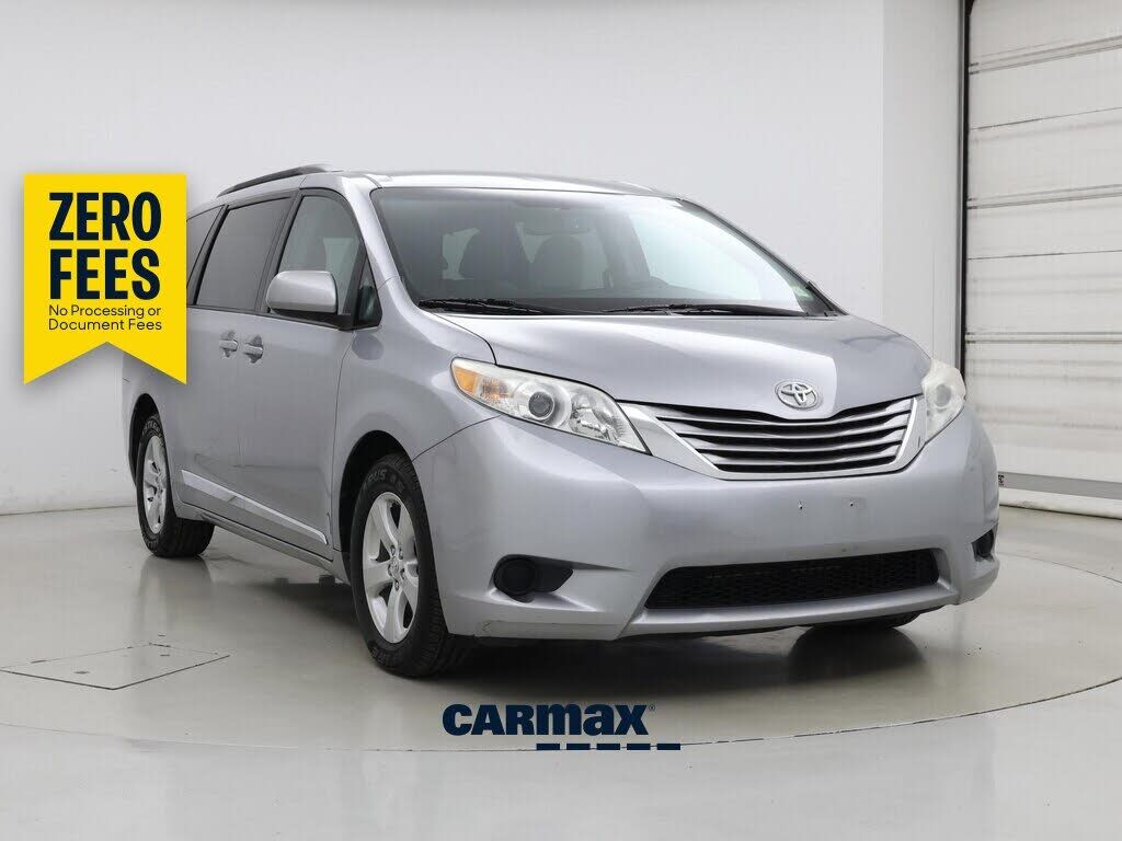 2015 TOYOTA Sienna