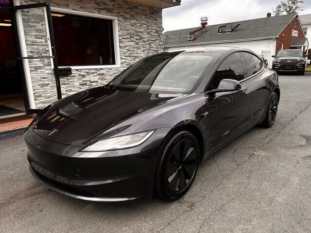 2025 TESLA Model 3