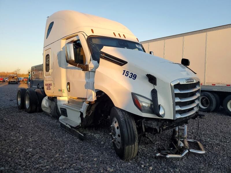 2022 FREIGHTLINER New Cascadia 126" Sleepercab