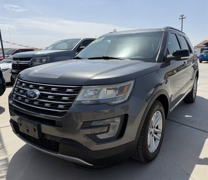 2017 FORD Explorer