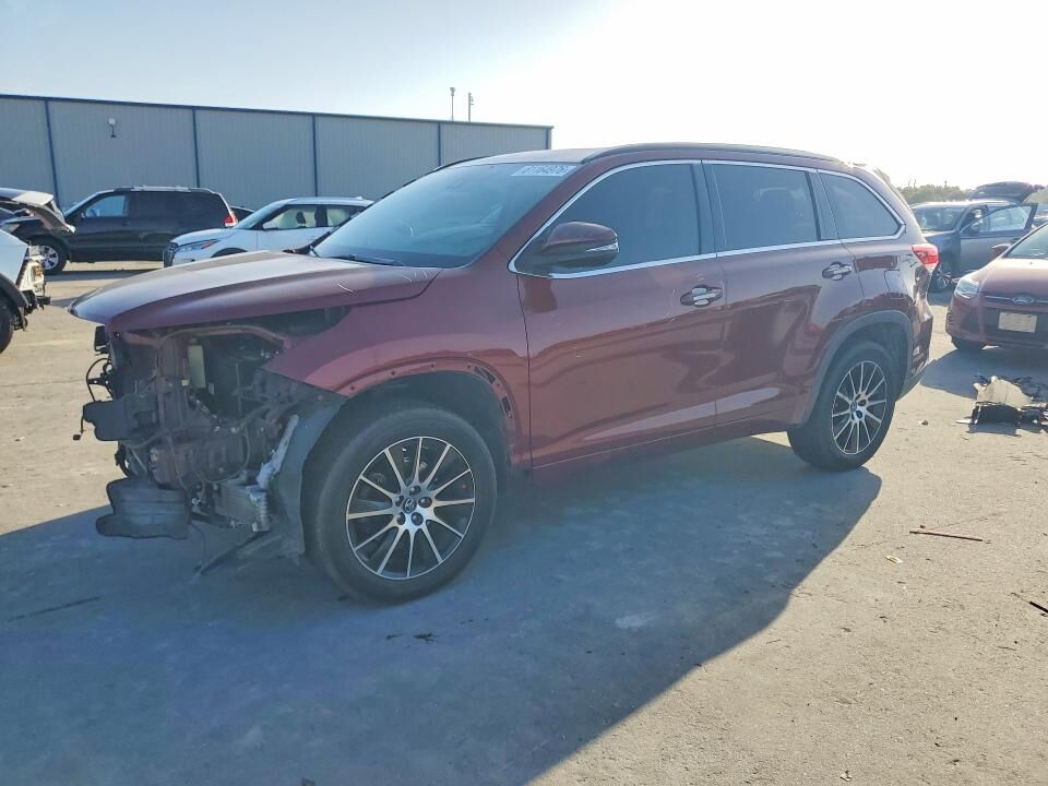 2017 TOYOTA Highlander