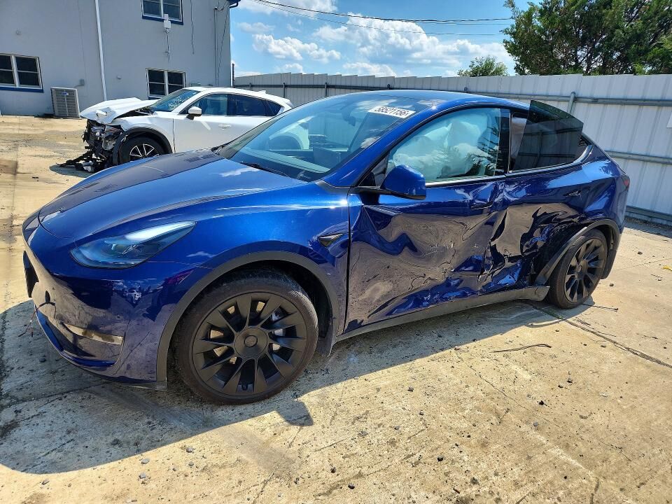 2023 TESLA Model Y