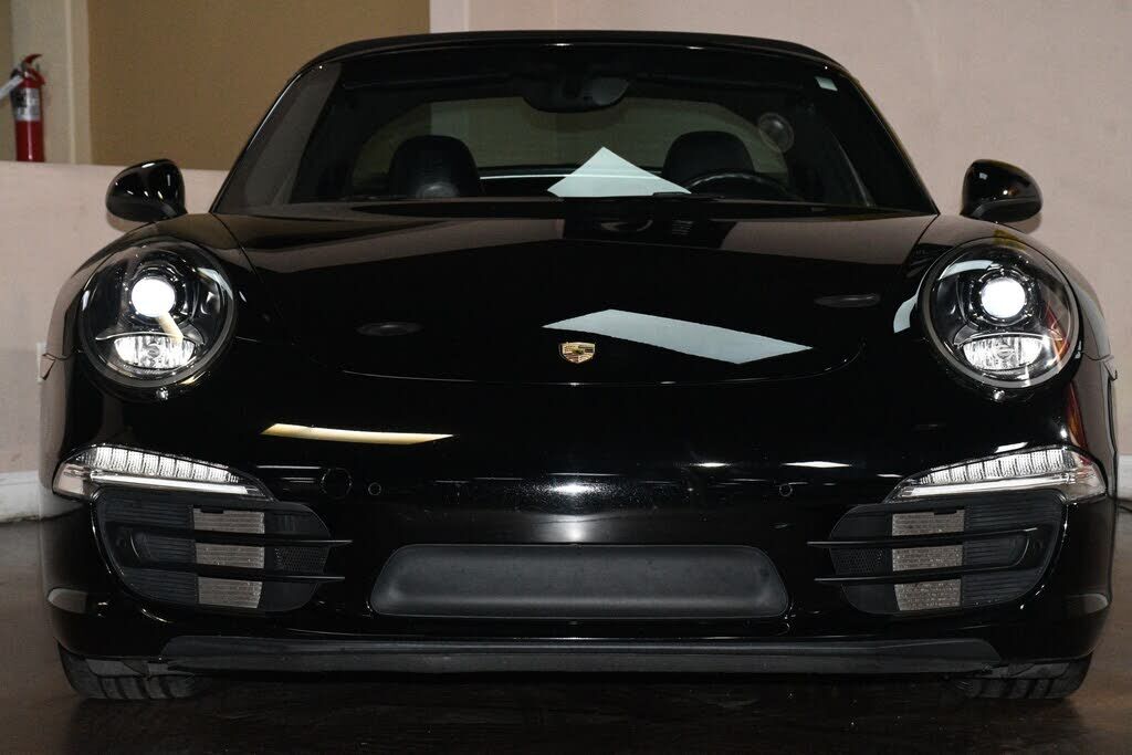 2015 PORSCHE 911