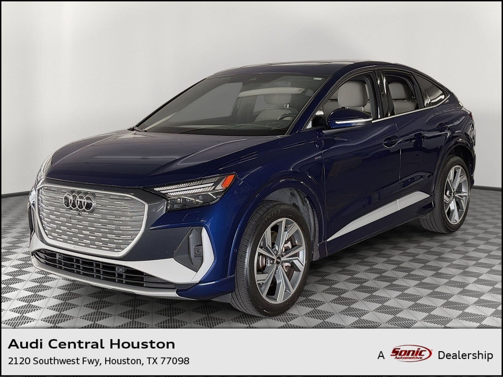 2023 AUDI Q4
