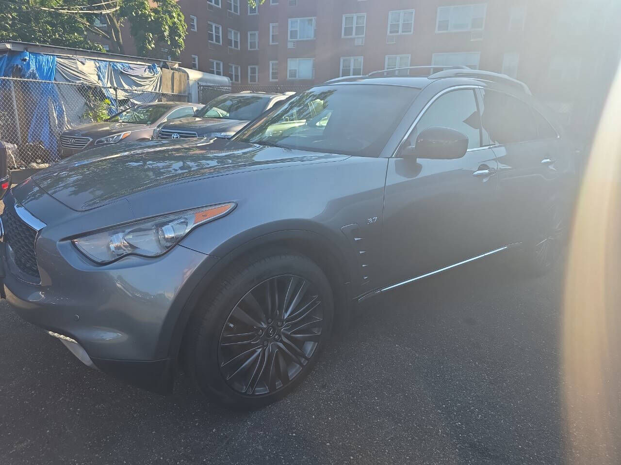 2017 INFINITI QX70