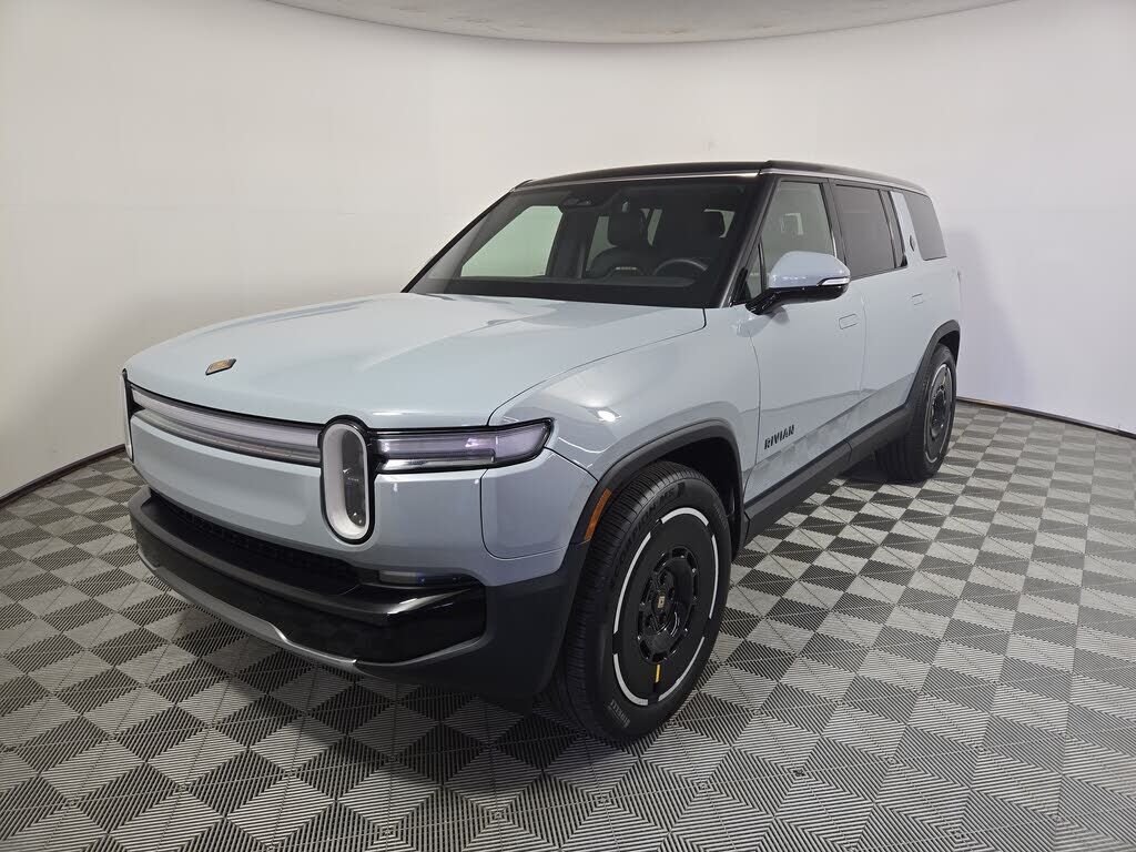 2025 RIVIAN R1S