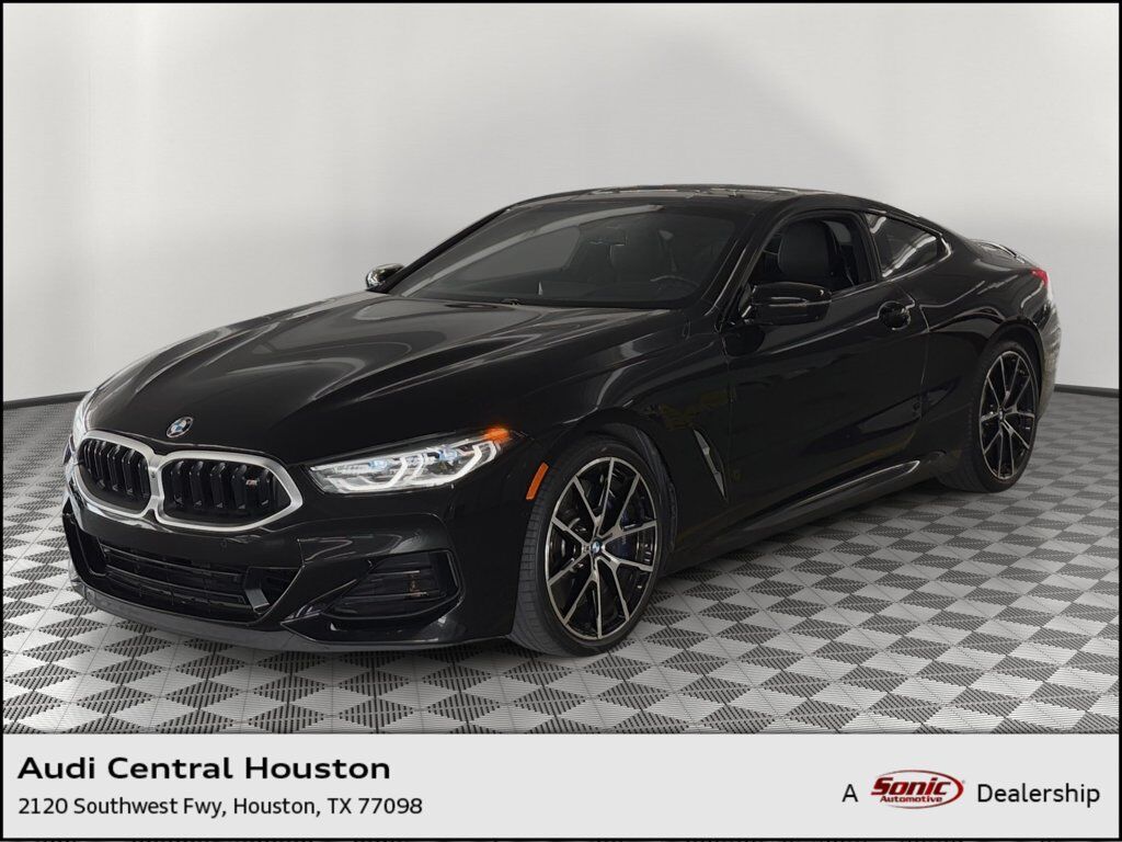 2023 BMW M8